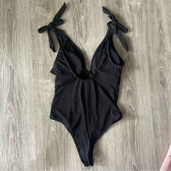 Brand New One-Piece Swimsuit with Bows 🎀 - Picture 5 of 7